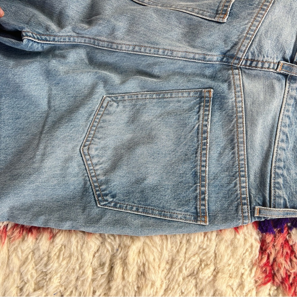 Doen Straight-Leg Jeans in Light Blue Wash - Picture 8 of 9